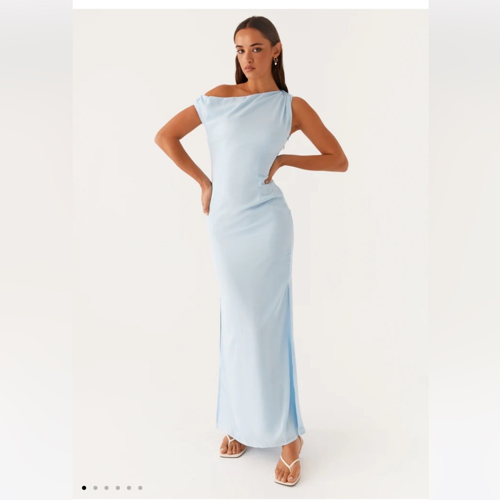 Elegant Light Blue Maxi Dress